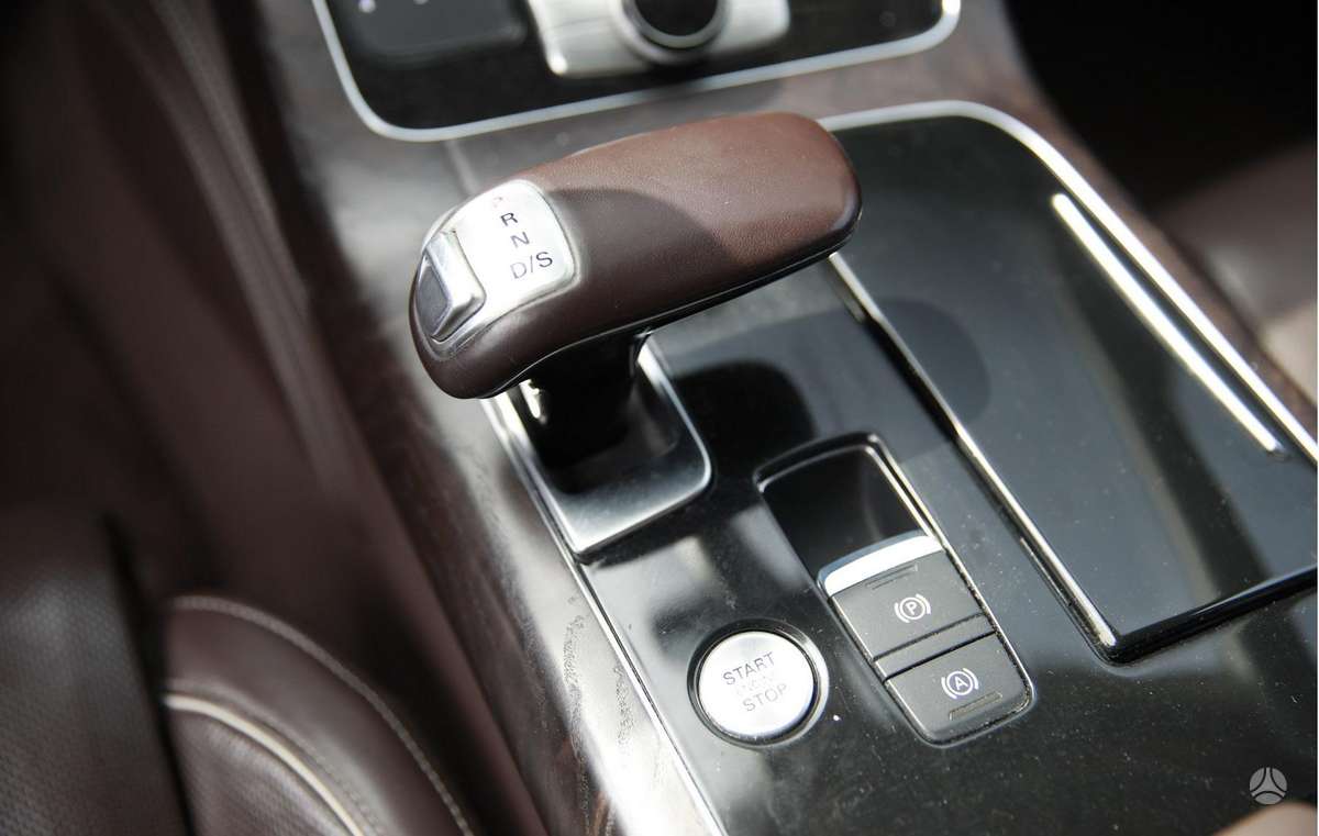 Audi A8 L, 3.0 l., Седан
