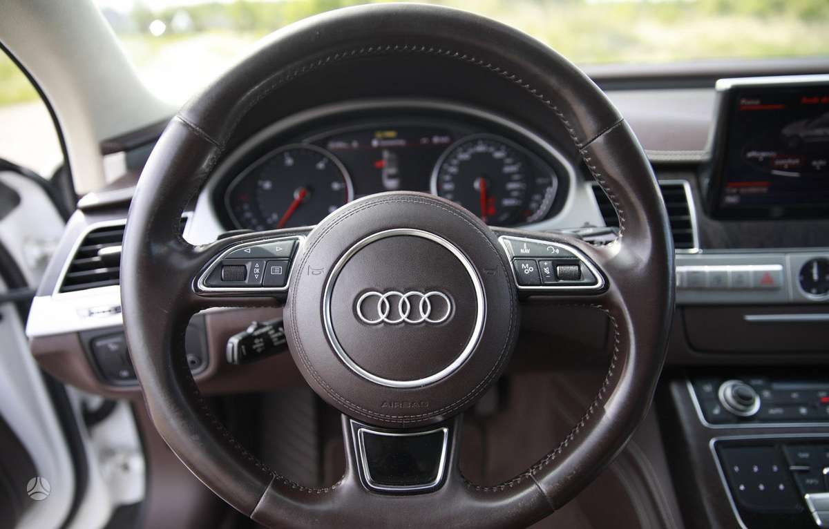 Audi A8 L, 3.0 l., Седан