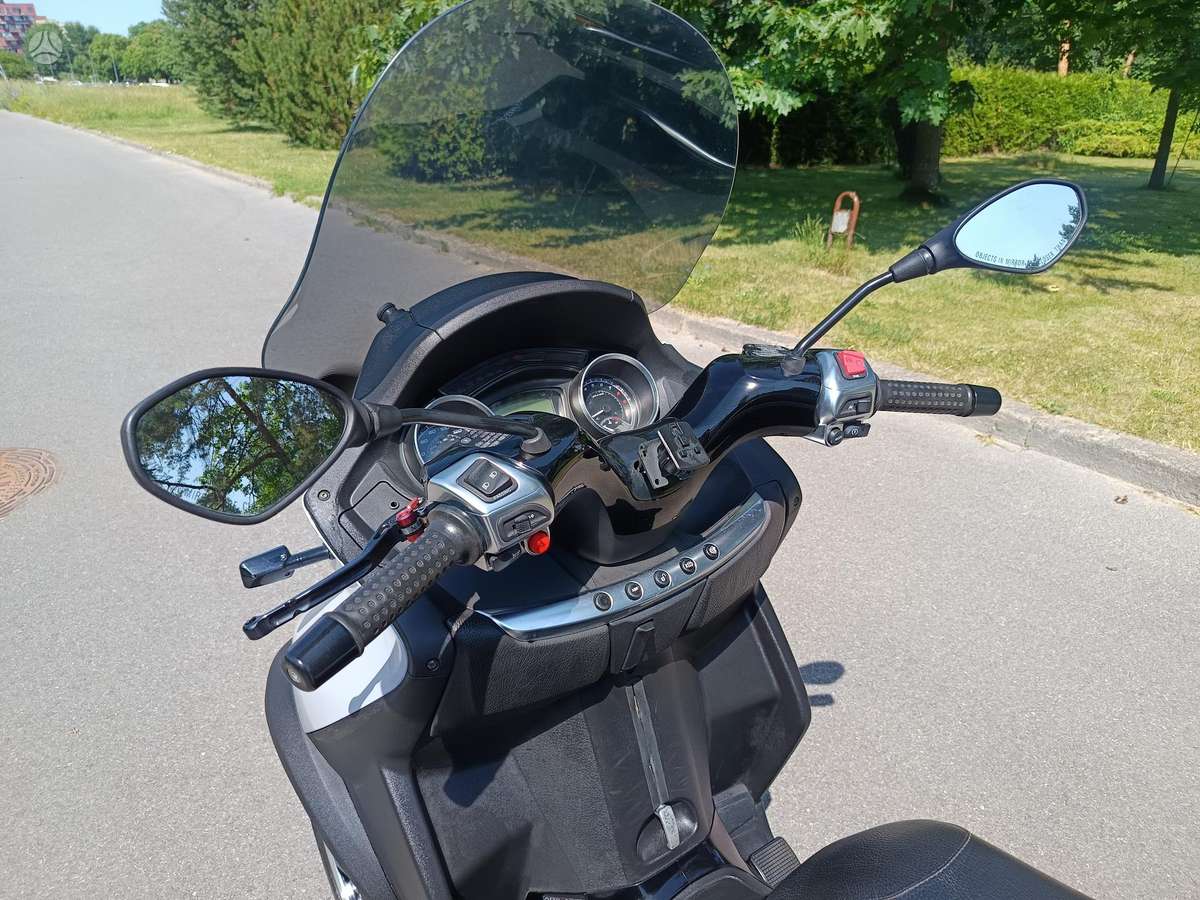 Piaggio MP3 500cc, trikes