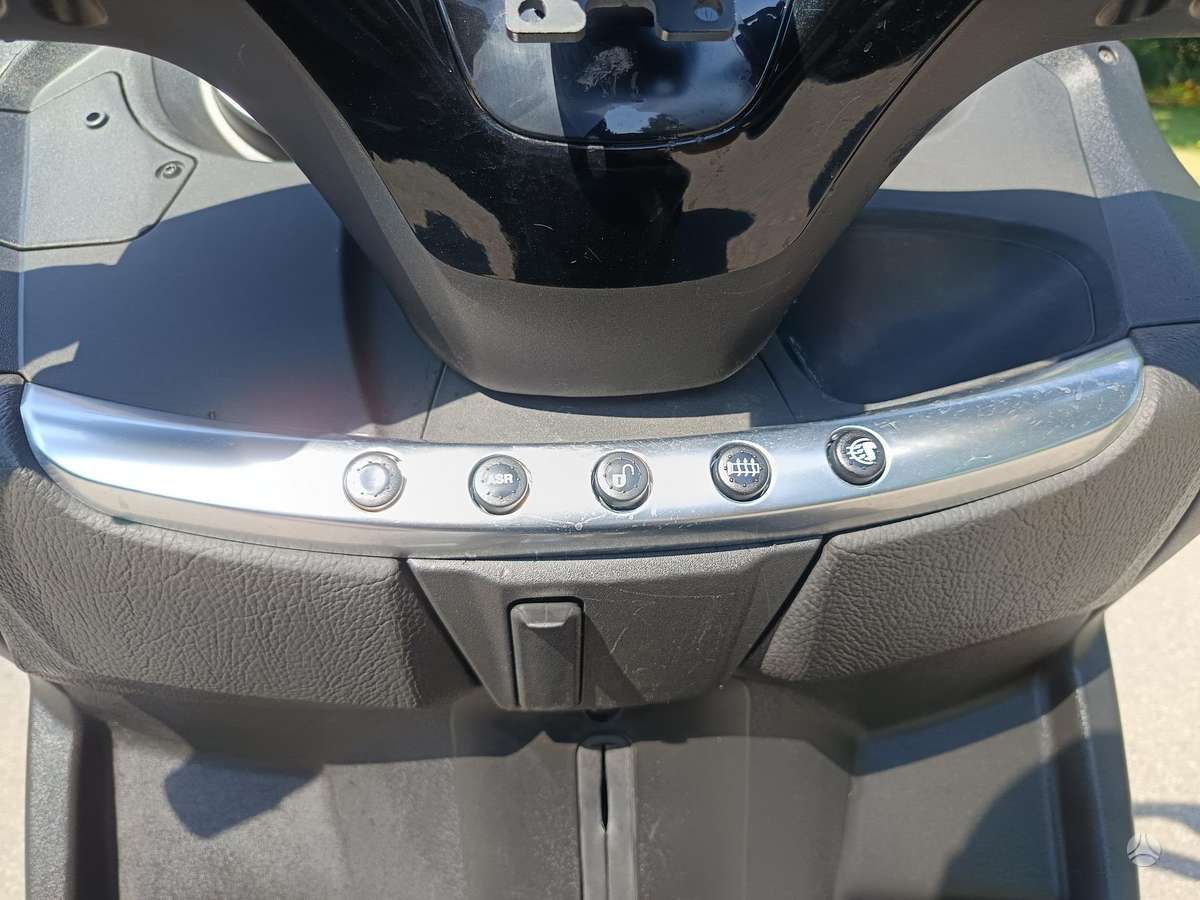 Piaggio MP3 500cc, trikes