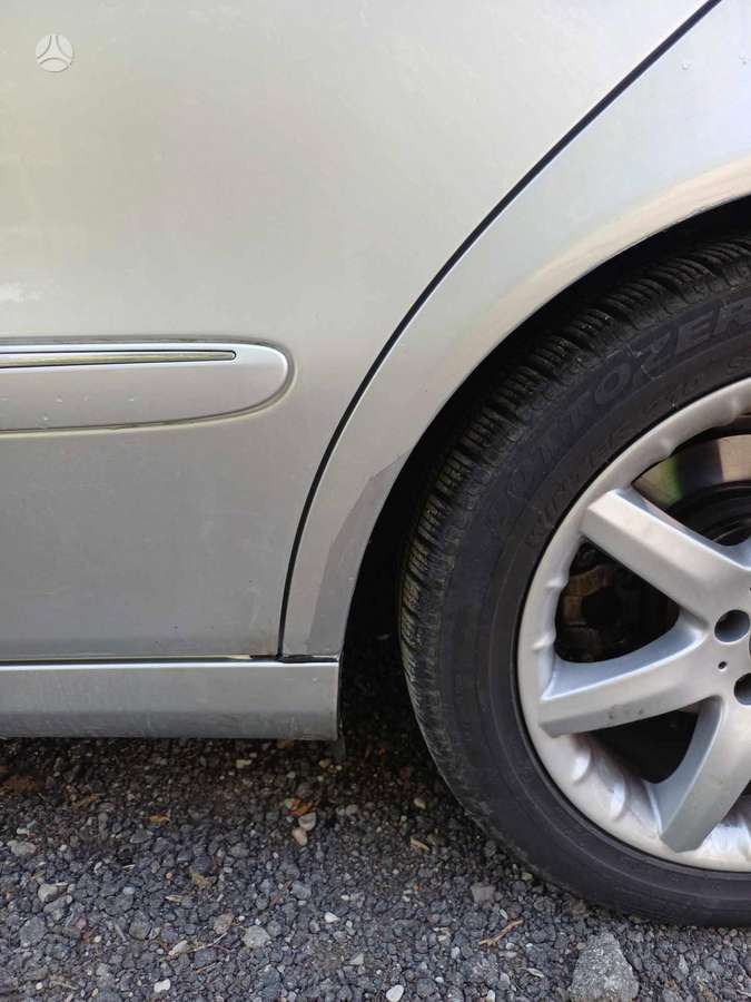 Mercedes-Benz E240, 2.6 l., Седан