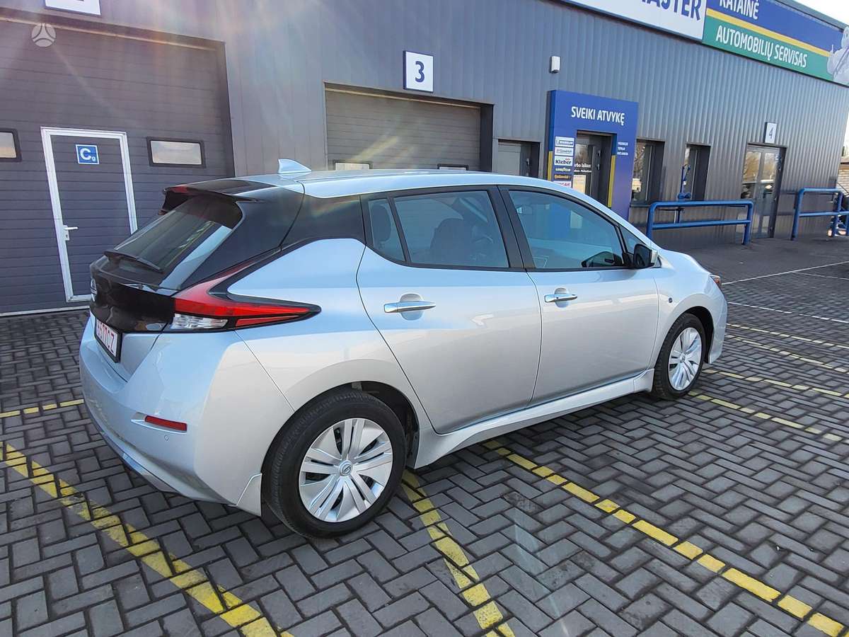 Nissan Leaf, 40 kWh, hatchback