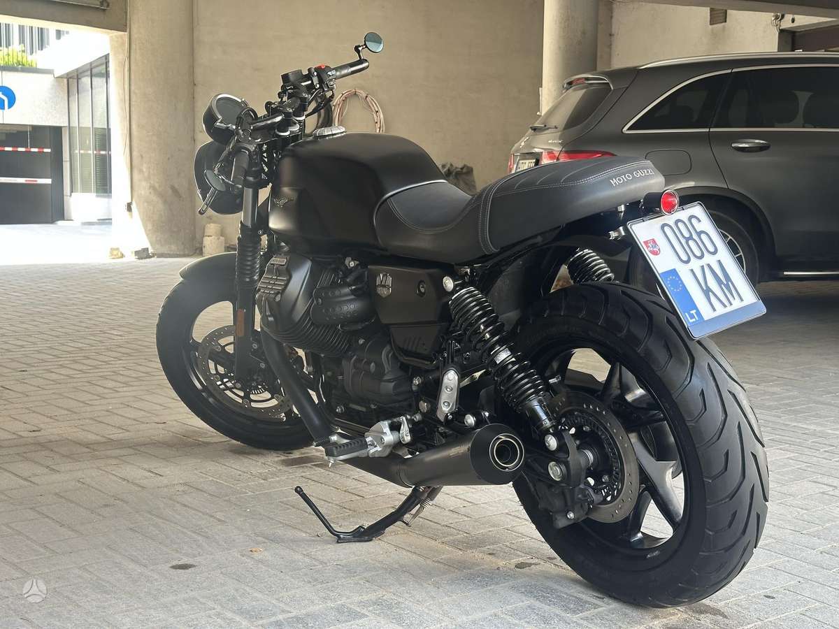 Moto Guzzi V7 853cc, street / classic