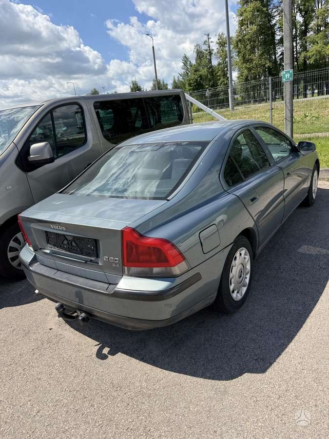 Volvo S60, 2.4 l., Седан