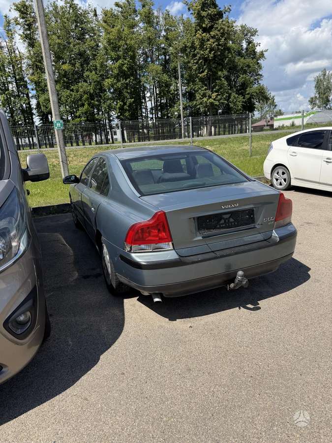 Volvo S60, 2.4 l., Седан