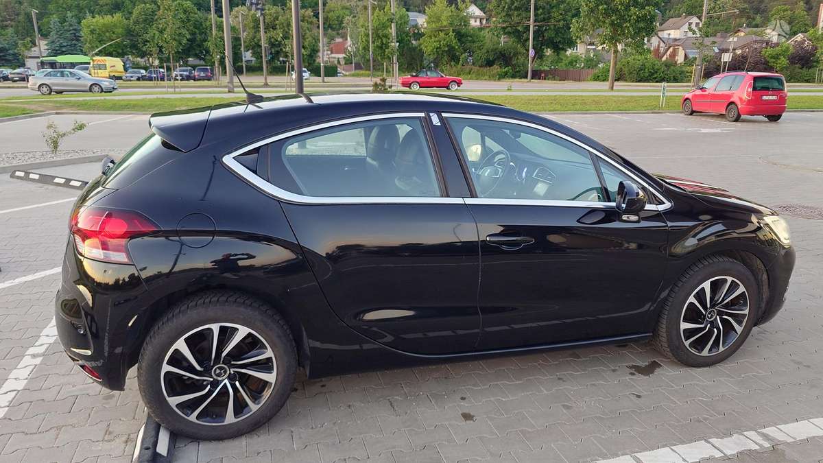 Citroen DS4, 1.6 l., hatchback