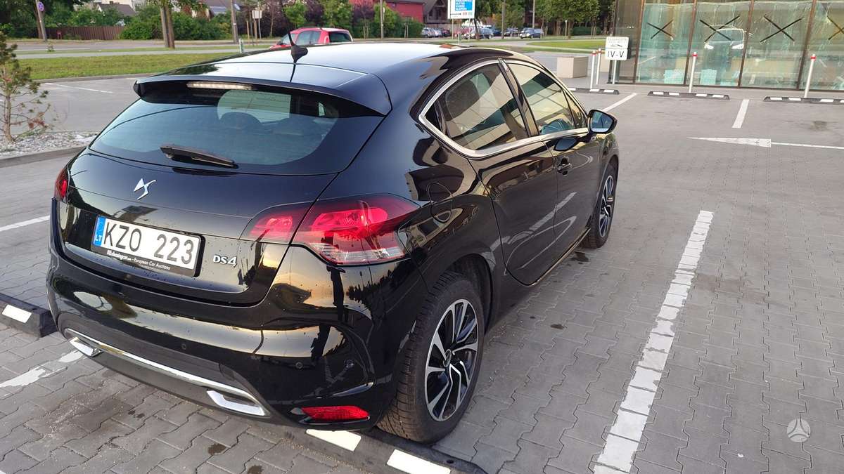 Citroen DS4, 1.6 l., hatchback