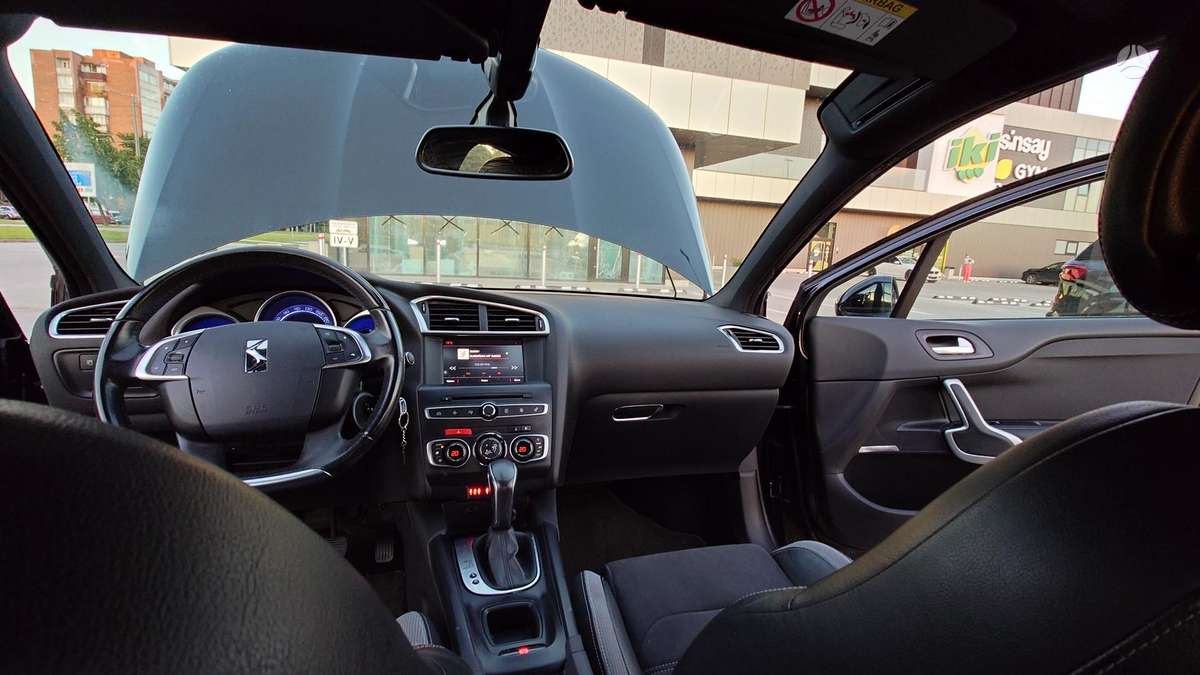 Citroen DS4, 1.6 l., hatchback