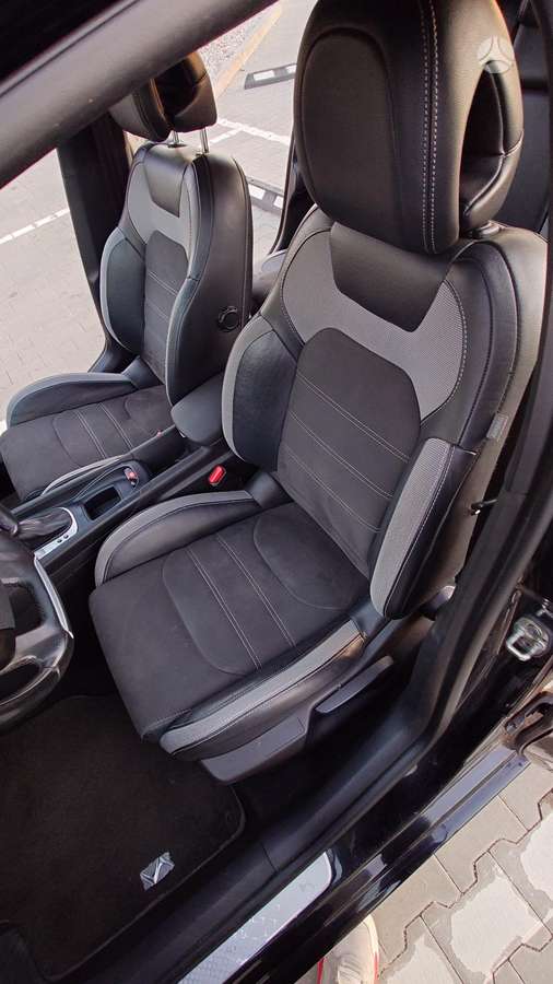 Citroen DS4, 1.6 l., hatchback