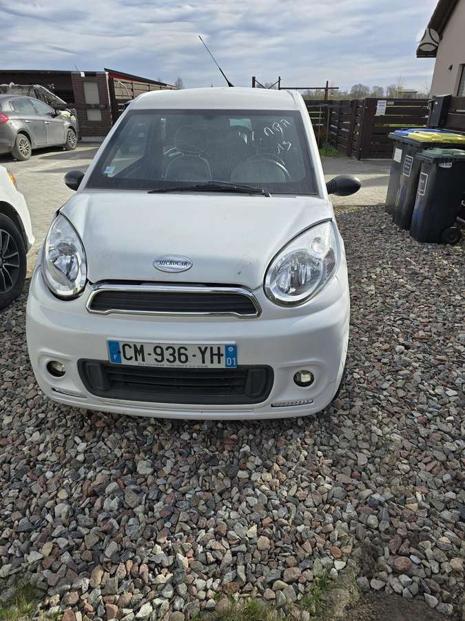 Microcar M8, hatchback