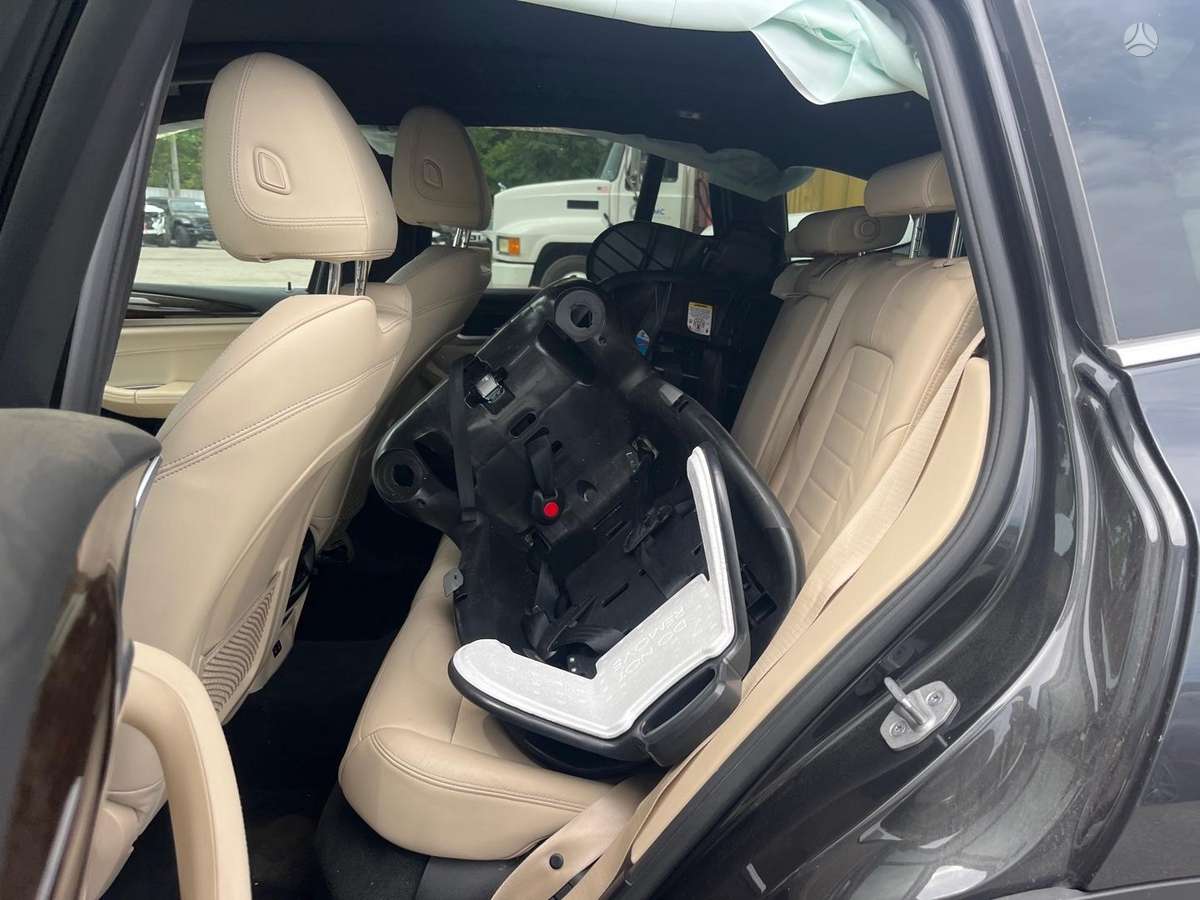 BMW X3, 2.0 l., off-road / crossover