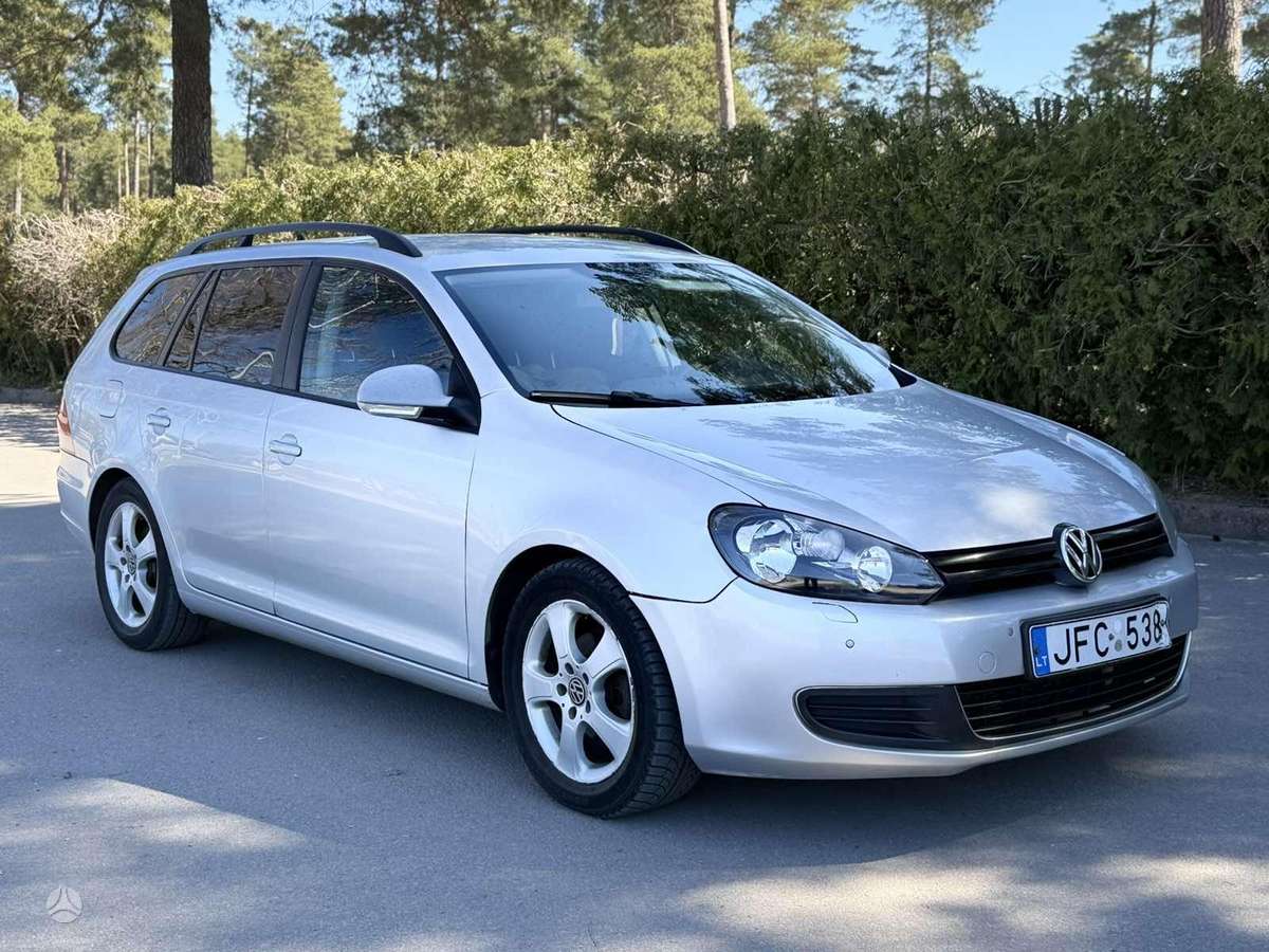 Volkswagen Golf - 1