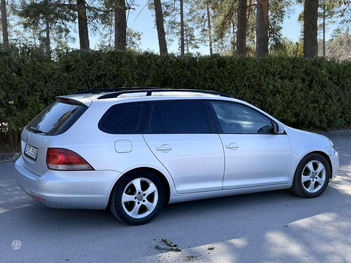 Volkswagen Golf - 5