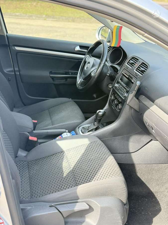 Volkswagen Golf - 9