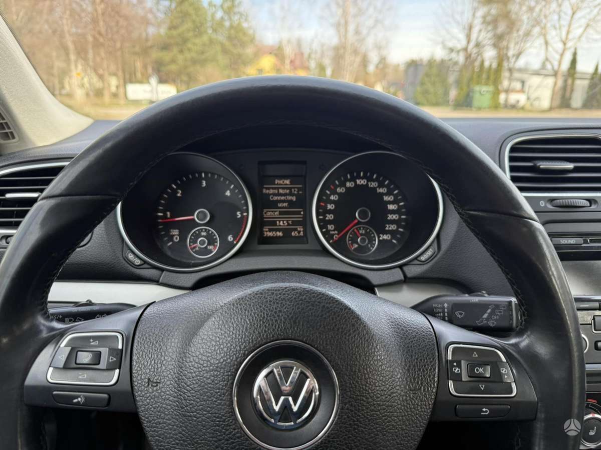 Volkswagen Golf - 10