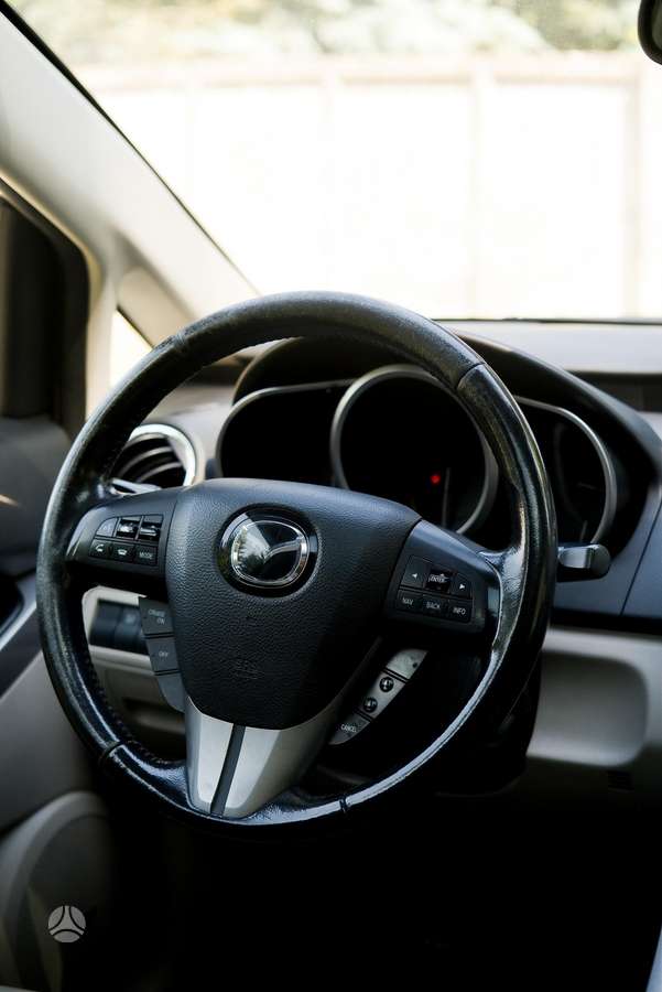 Mazda CX-7, 2.2 l., off-road / crossover