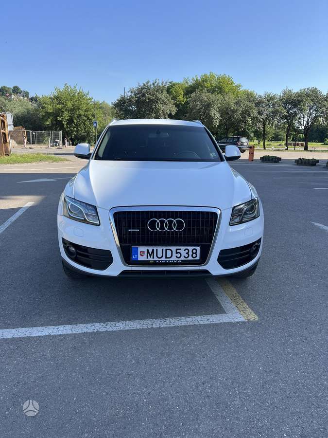 Audi Q5, 3.0 l., off-road / crossover