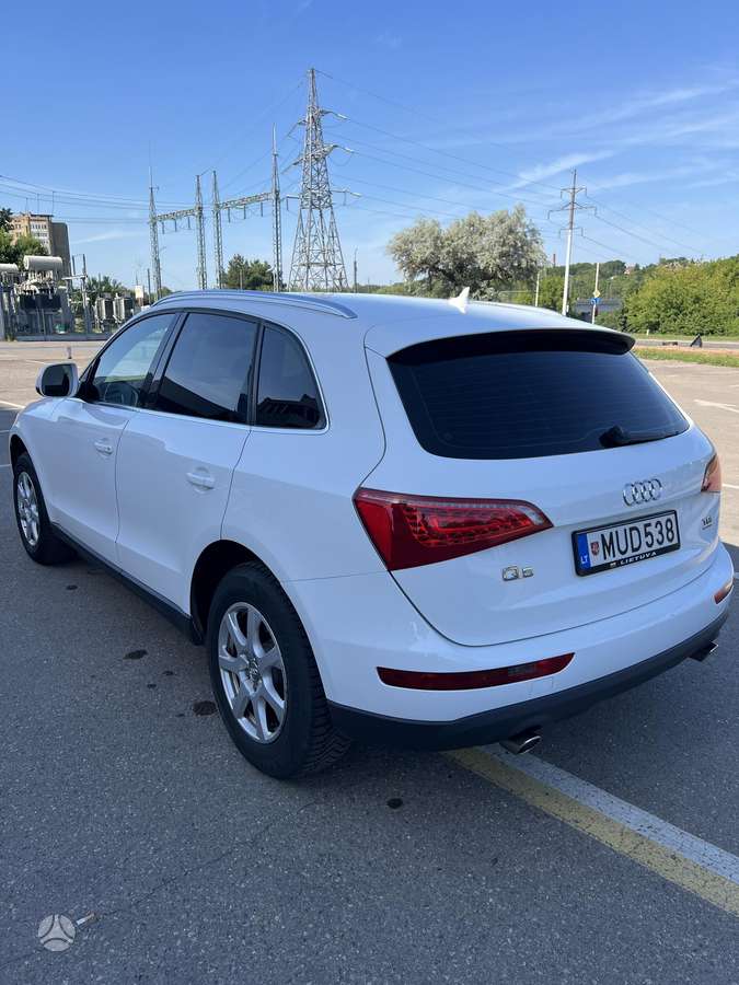 Audi Q5, 3.0 l., off-road / crossover