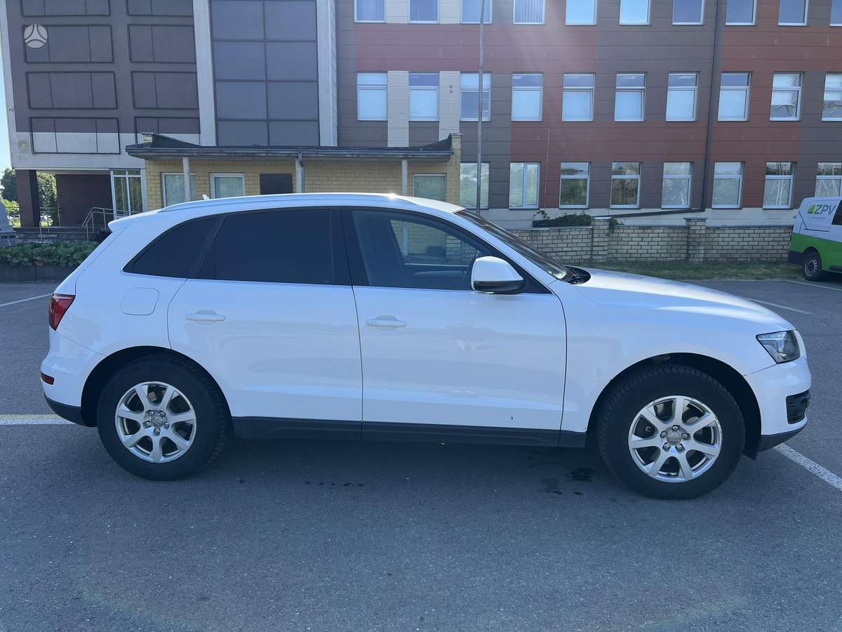 Audi Q5, 3.0 l., off-road / crossover