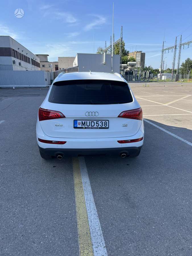 Audi Q5, 3.0 l., off-road / crossover