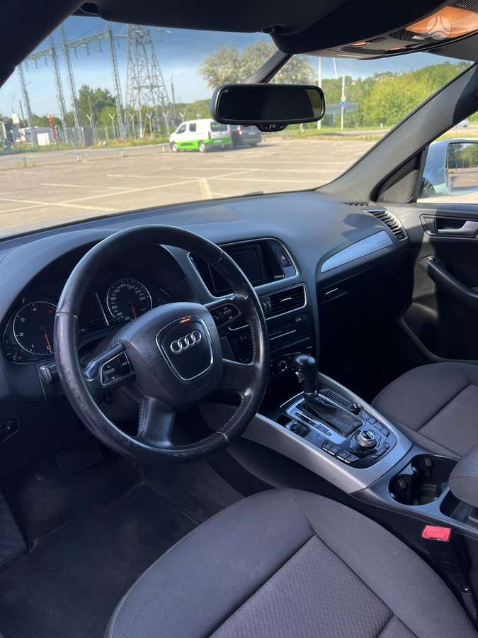 Audi Q5, 3.0 l., off-road / crossover