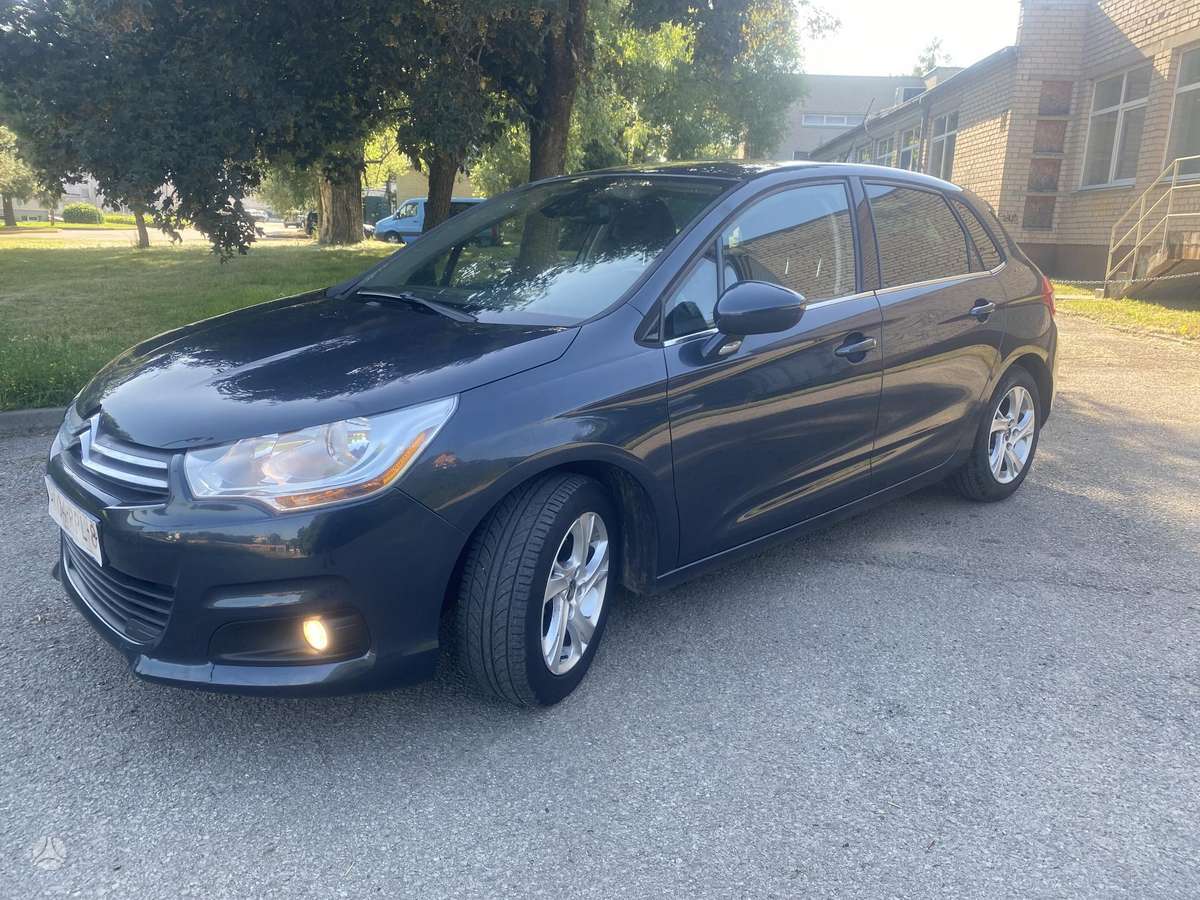 Citroen C4, 1.6 l., hatchback