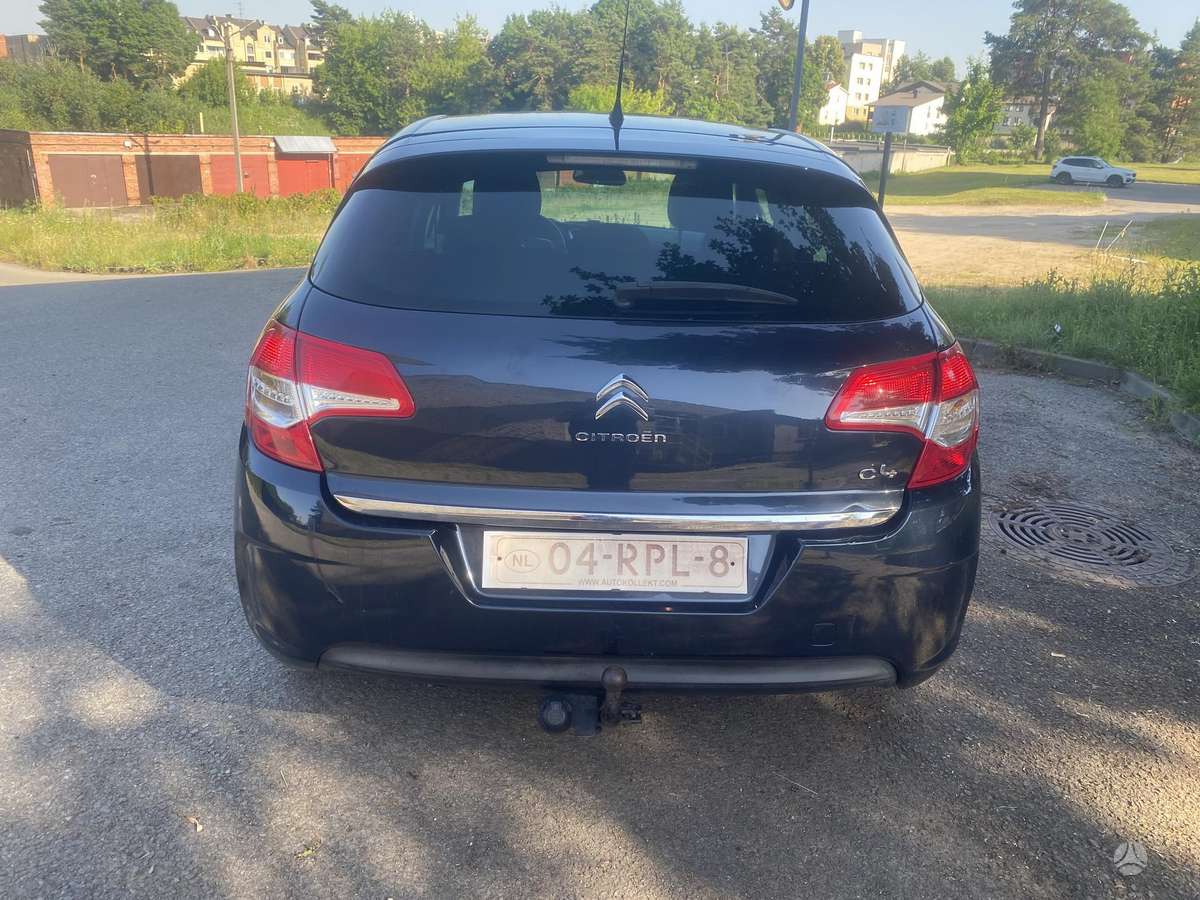 Citroen C4, 1.6 l., hatchback