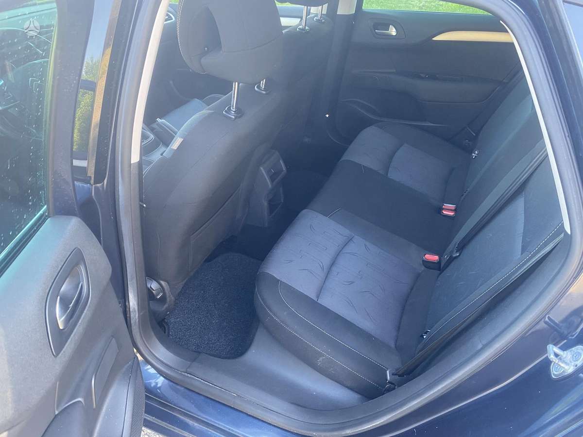 Citroen C4, 1.6 l., hatchback