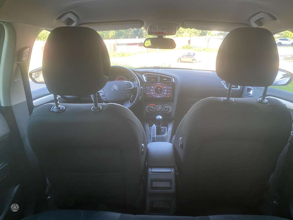 Citroen C4, 1.6 l., hatchback