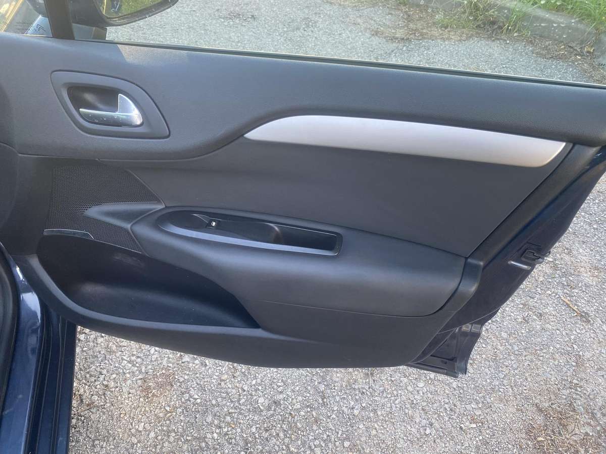 Citroen C4, 1.6 l., hatchback