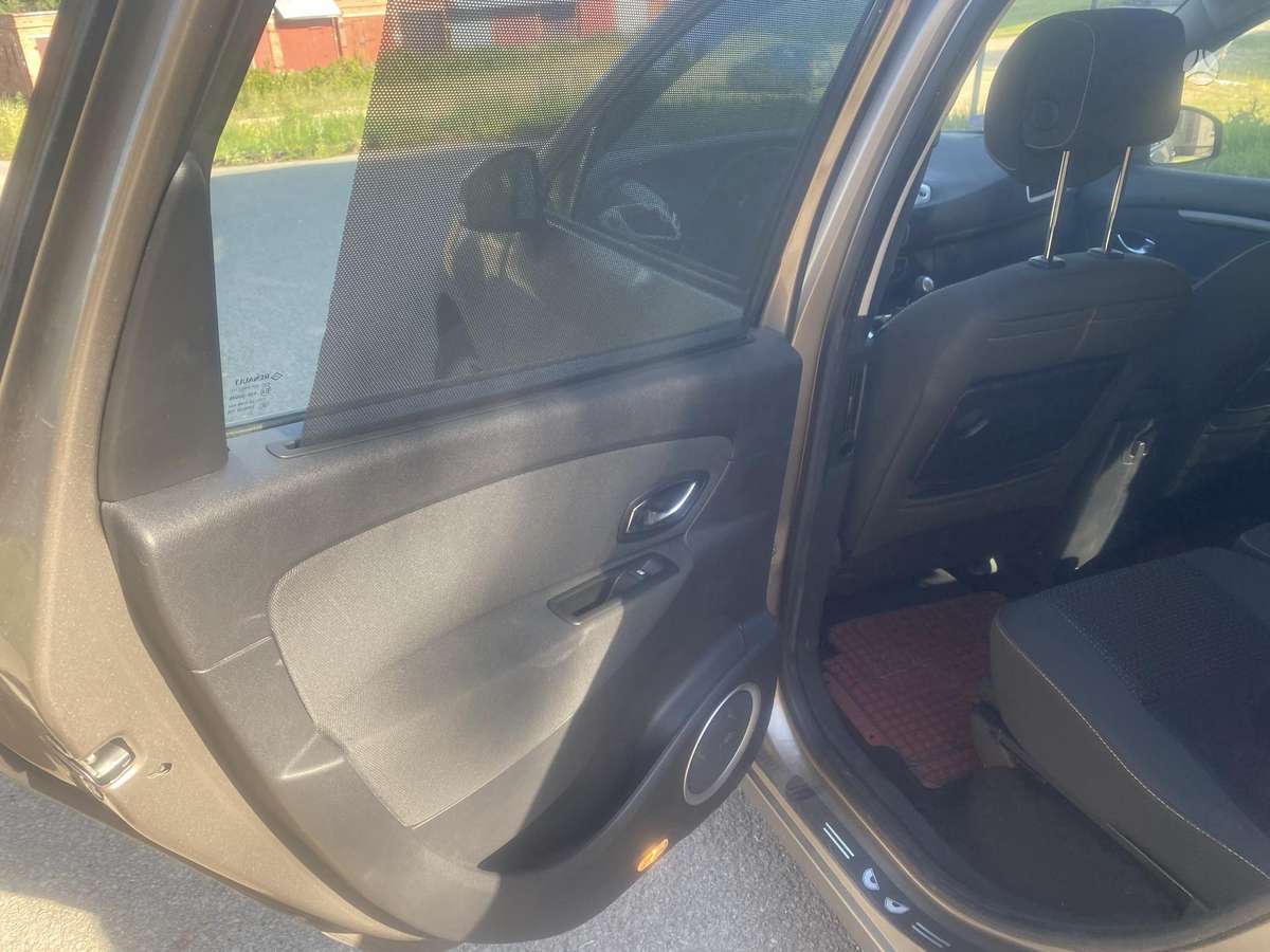 Renault Grand Scenic - 10