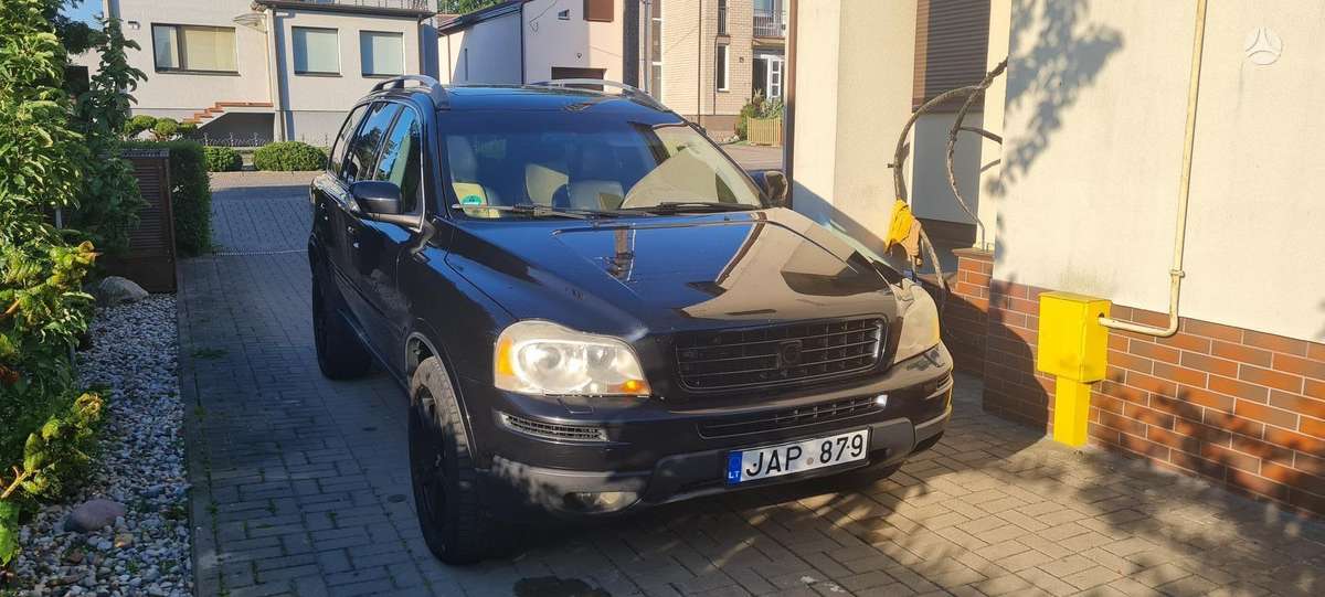 Volvo XC90 - 1