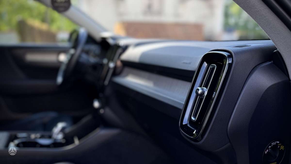 Volvo XC40, Внедорожник / Кроссовер
