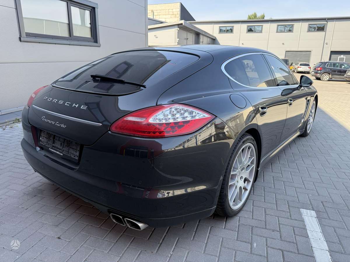 Porsche Panamera - 5