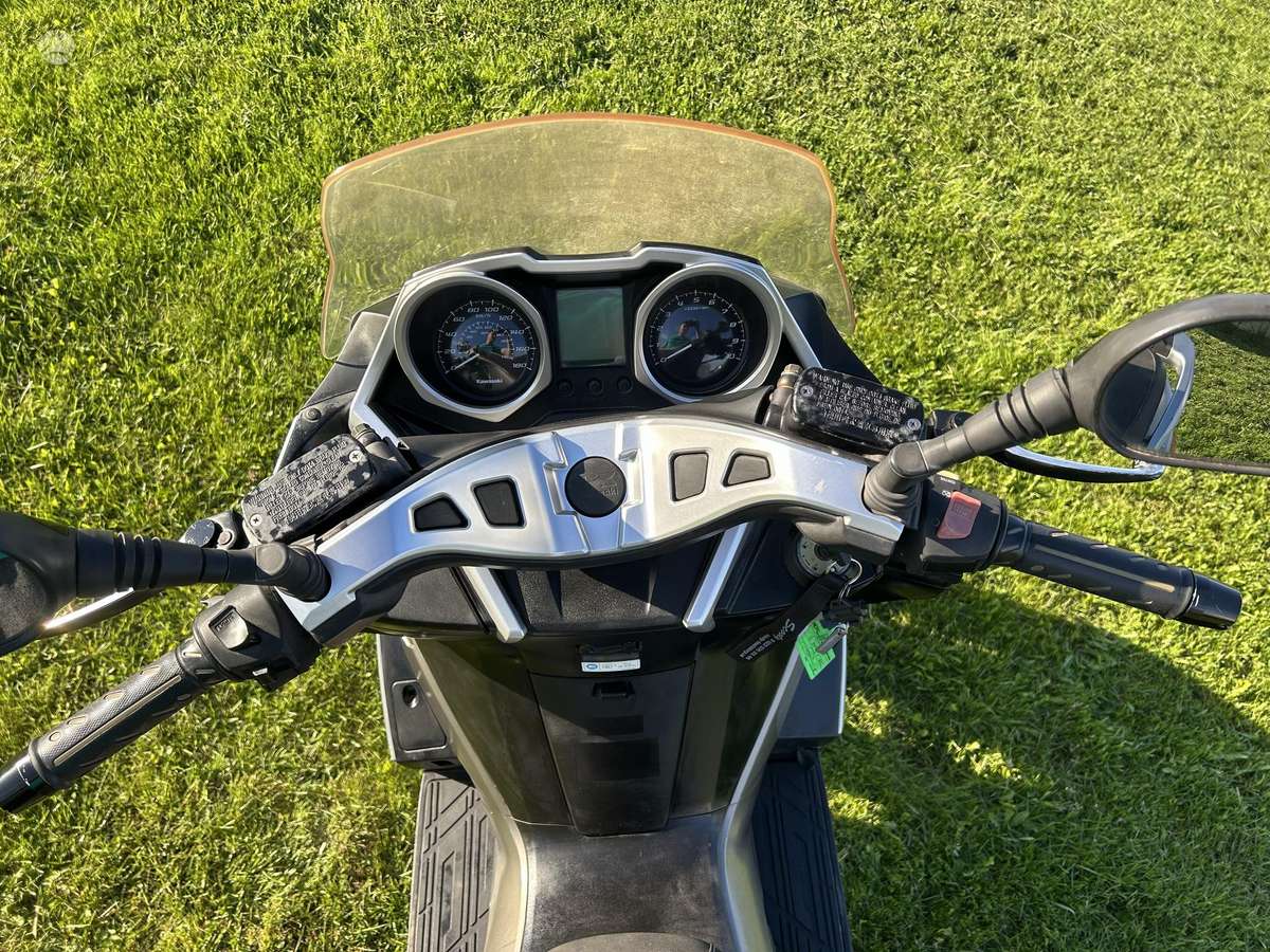 Kawasaki J 299cc, scooters / mopeds