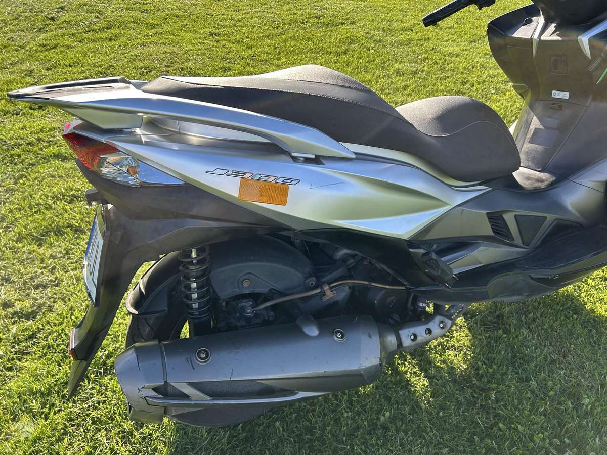Kawasaki J 299cc, scooters / mopeds