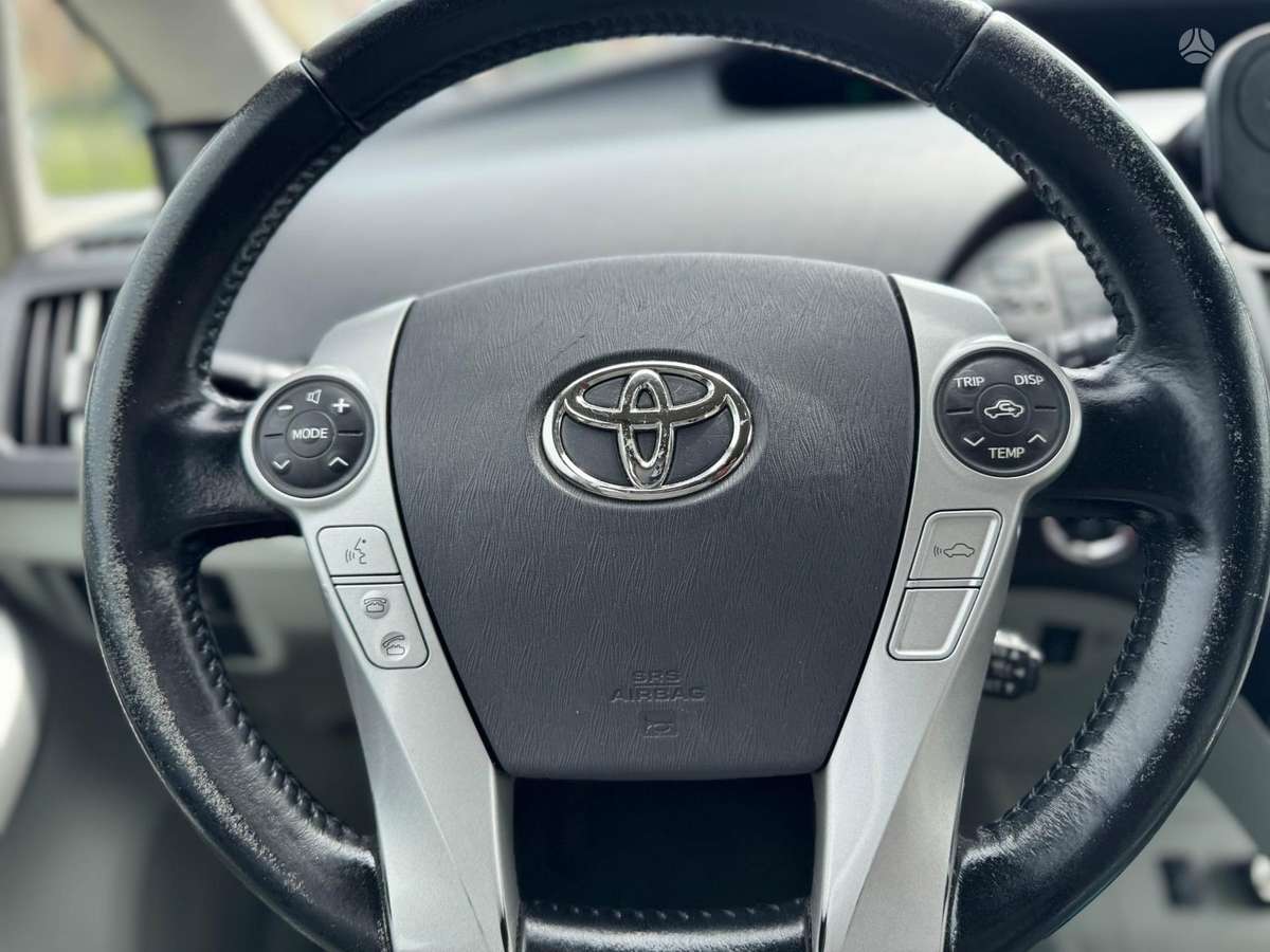 Toyota Prius - 5