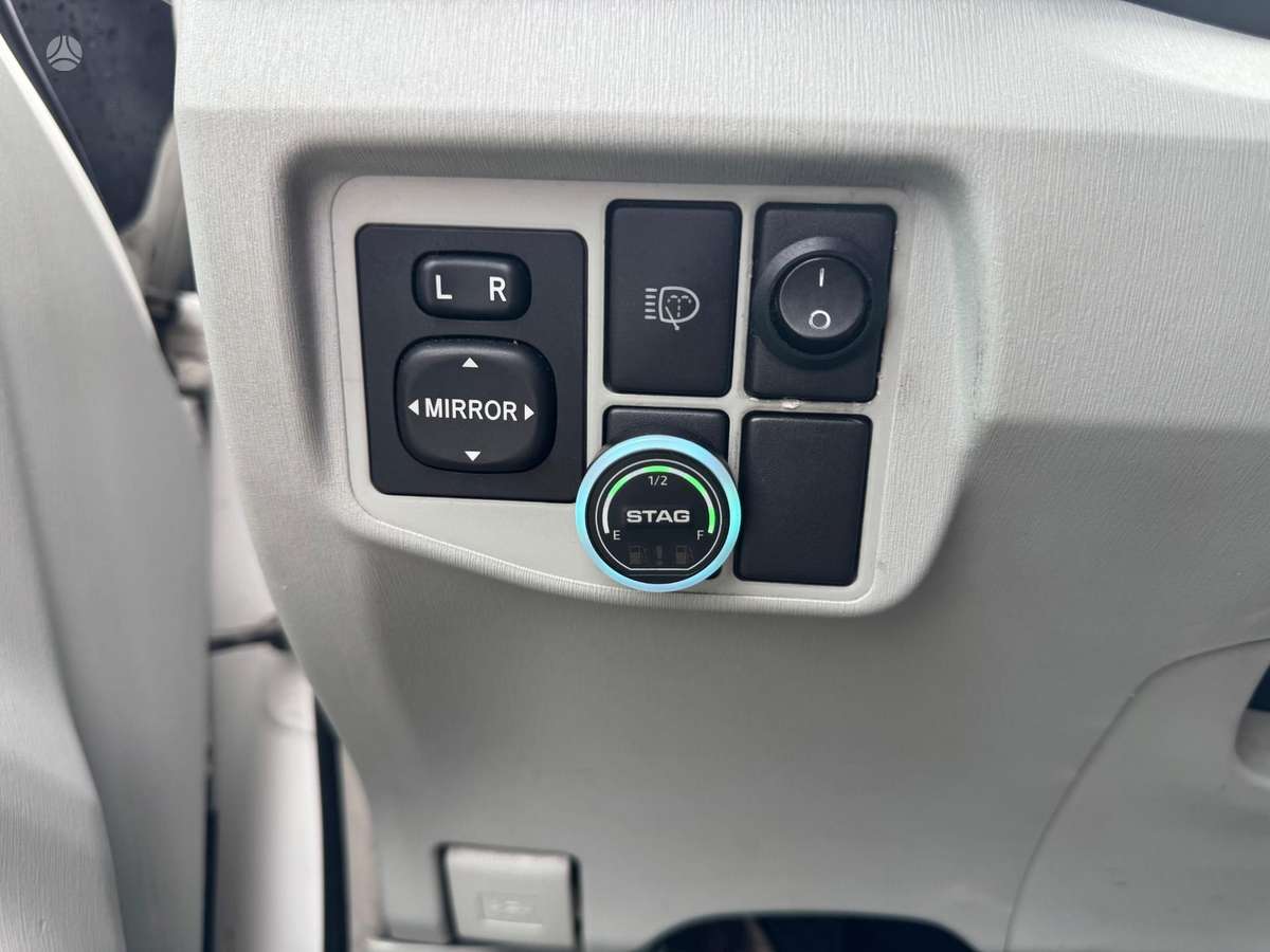 Toyota Prius - 11