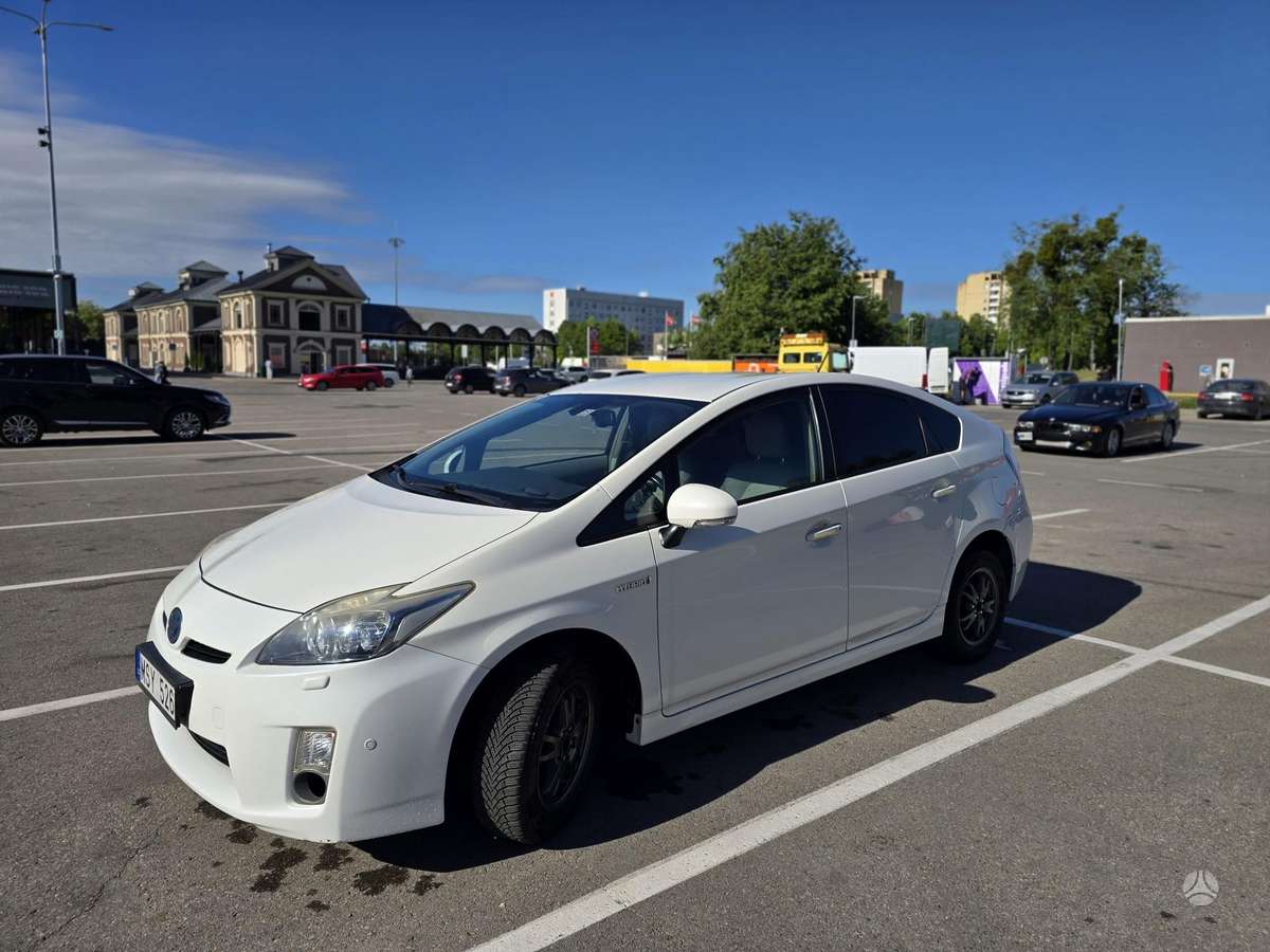 Toyota Prius - 2