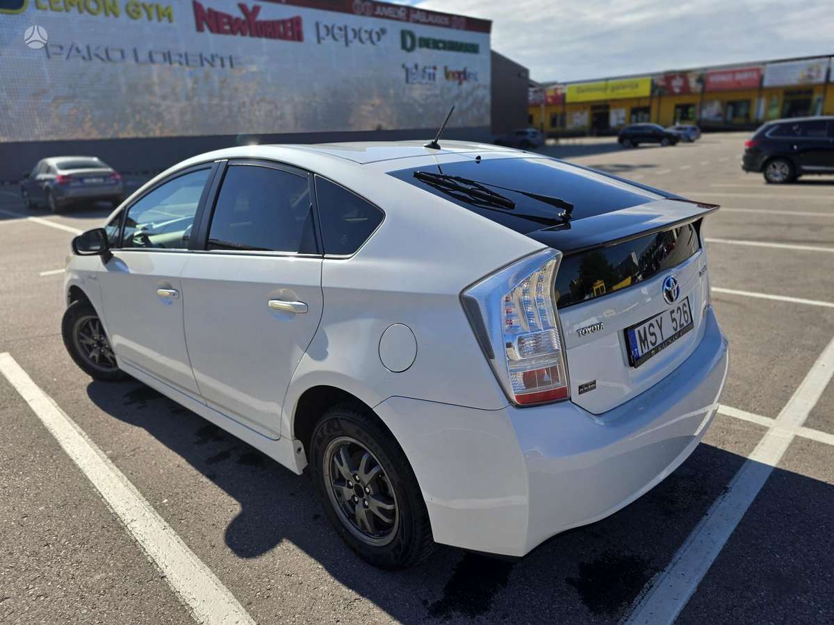 Toyota Prius - 3