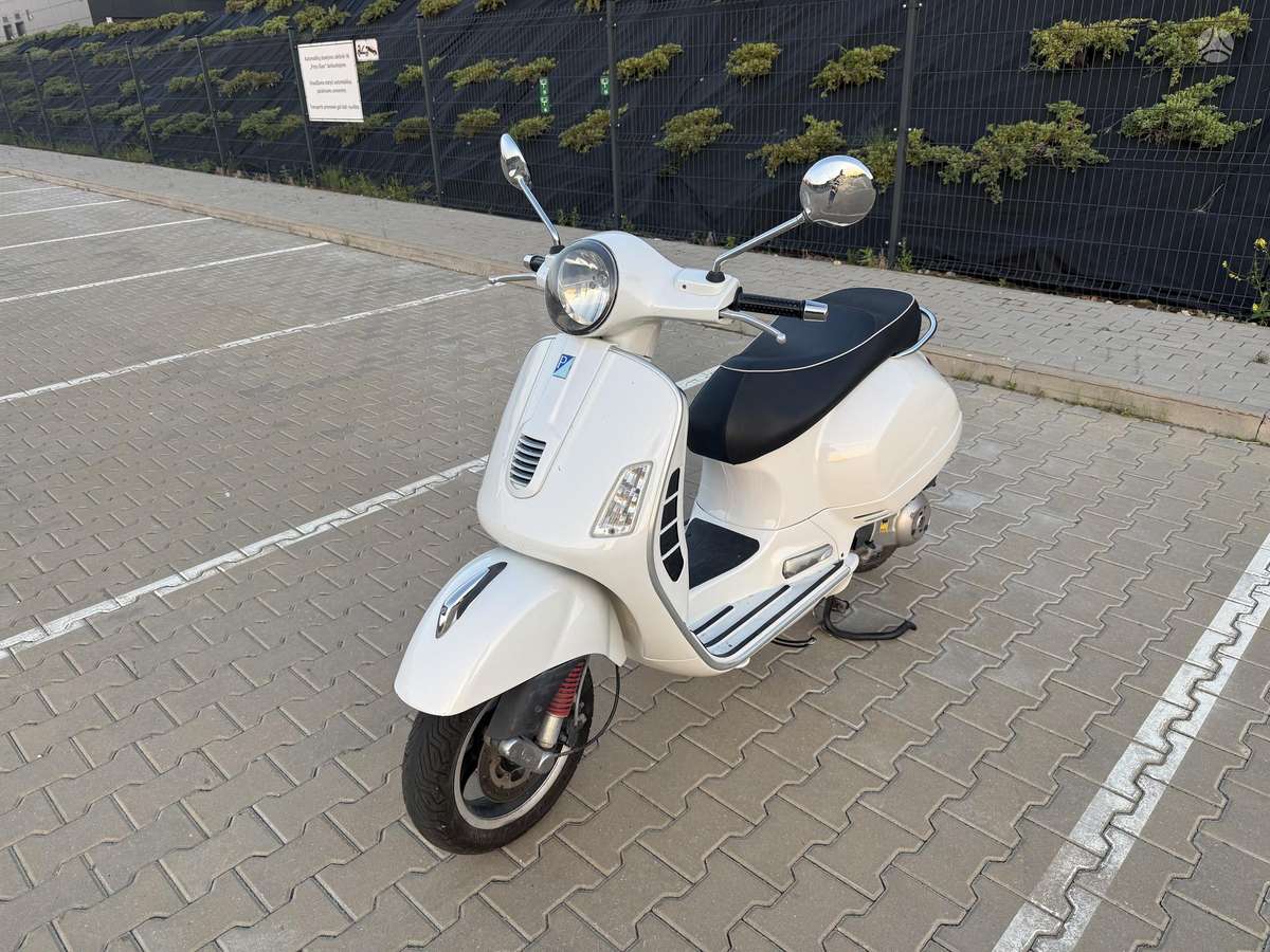 Piaggio Vespa 300cc, мотороллеры / мопеды