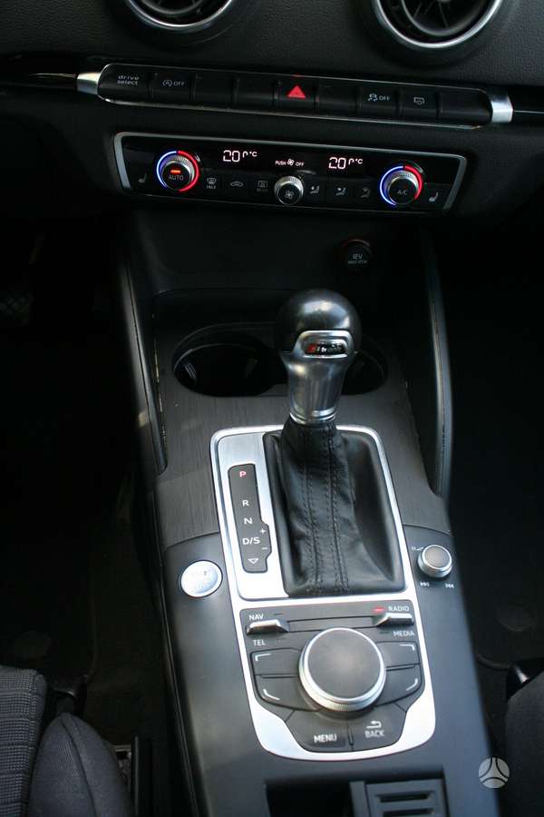 Audi A3, 1.6 l., hatchback