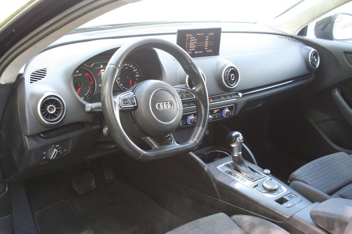Audi A3, 1.6 l., Хэтчбек