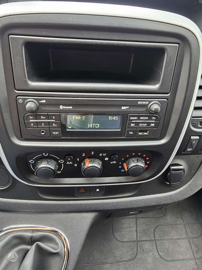 Renault Trafic - 2