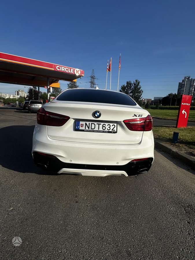 BMW X6, 4.4 l., off-road / crossover