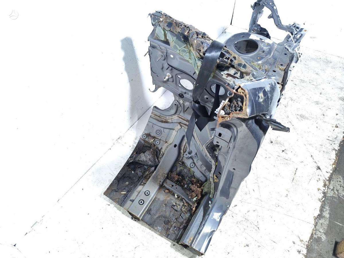 Lexus UX 250h hood (front, rear)