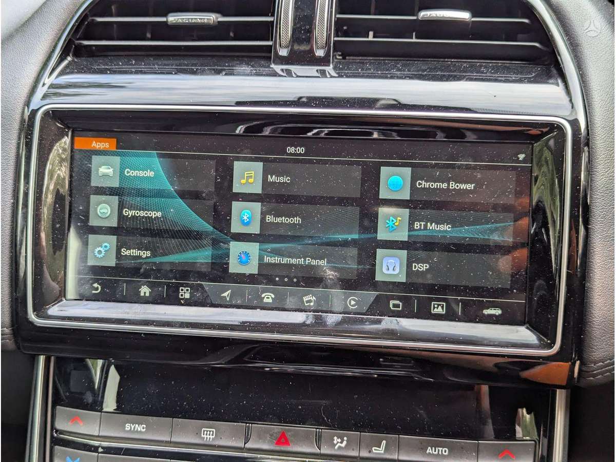 Jaguar XE dzinējs