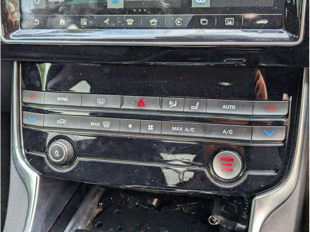 Jaguar XE двигатель