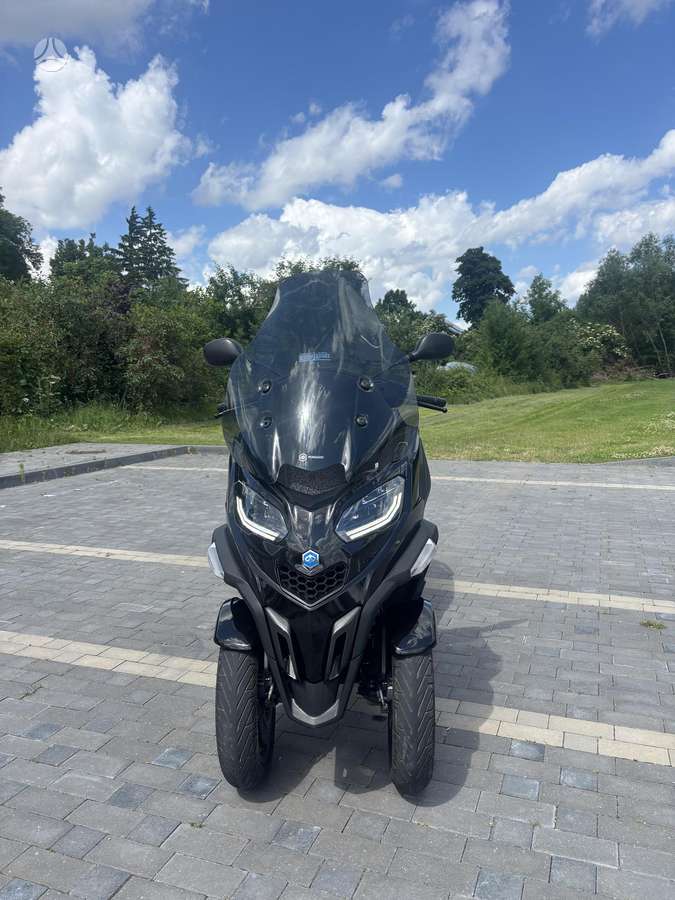 Piaggio MP3 400cc, scooters / mopeds