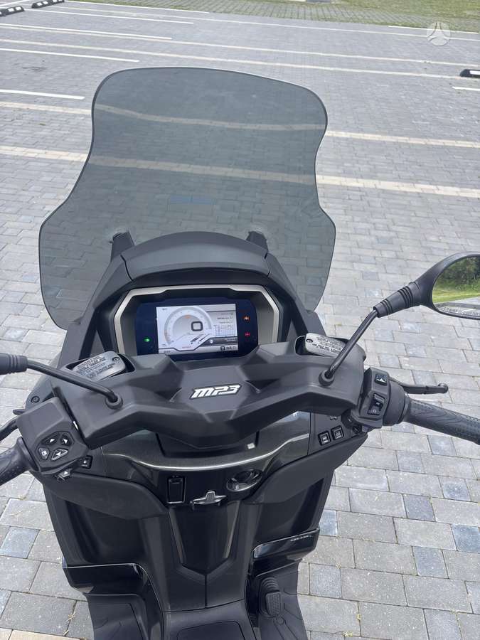 Piaggio MP3 400cc, scooters / mopeds